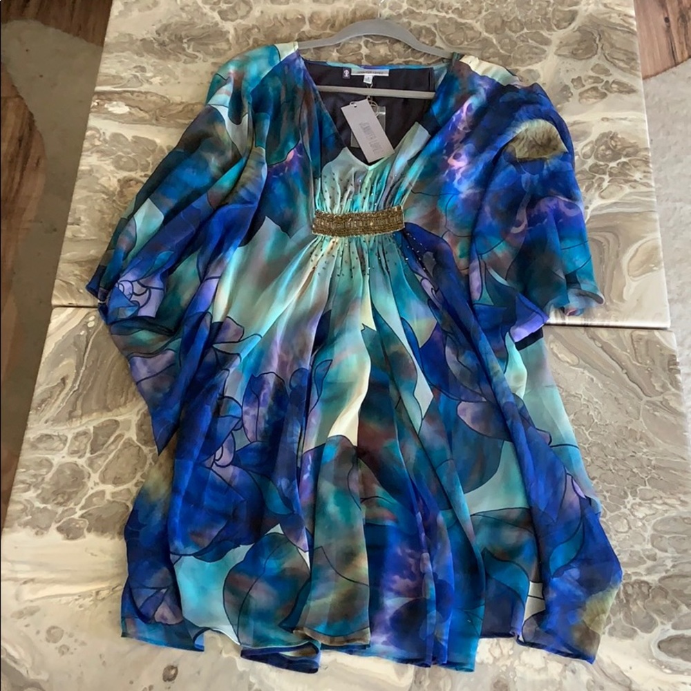 Jennifer Lopez glamazon jungle